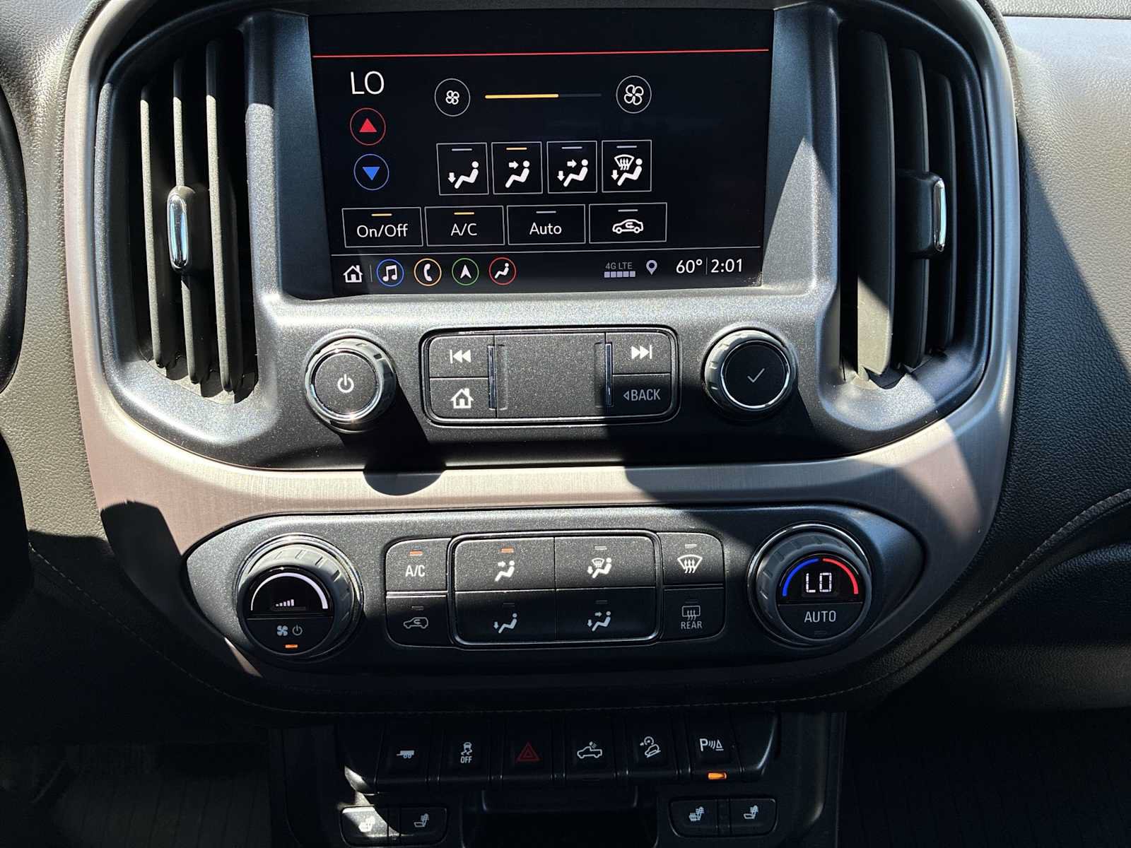 Used 2022 GMC Canyon AT4 w/ Trailering Package AWD/4WD image 16