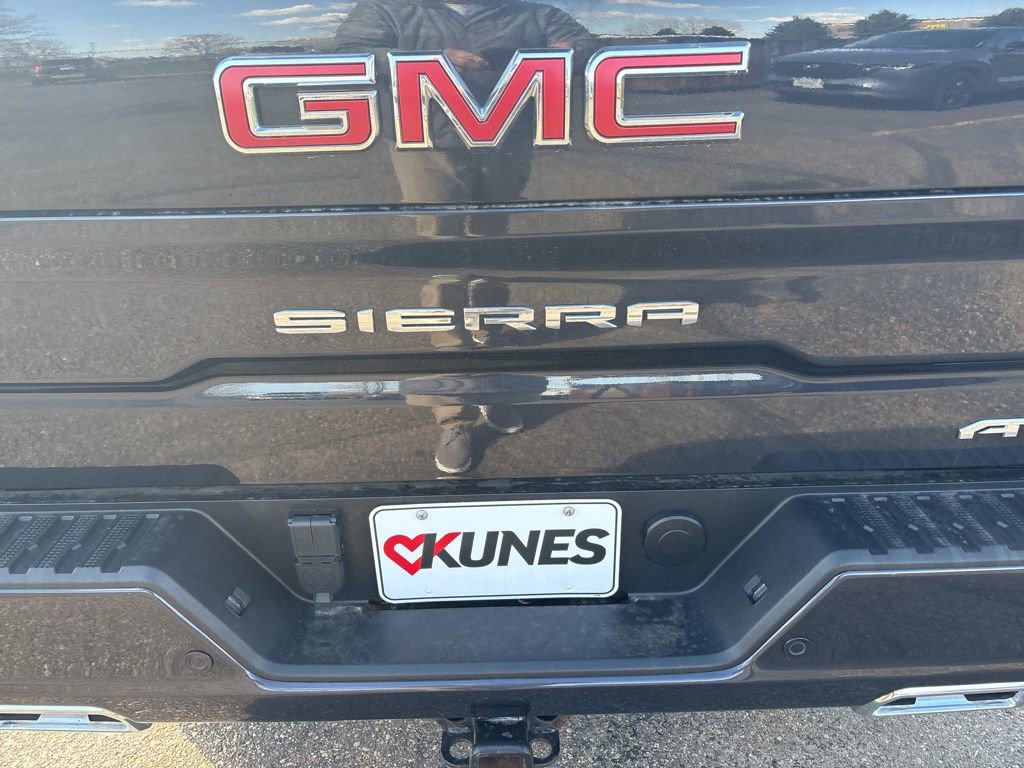 Used 2023 GMC Sierra 1500 AT4 w/ Technology Package AWD/4WD image 16