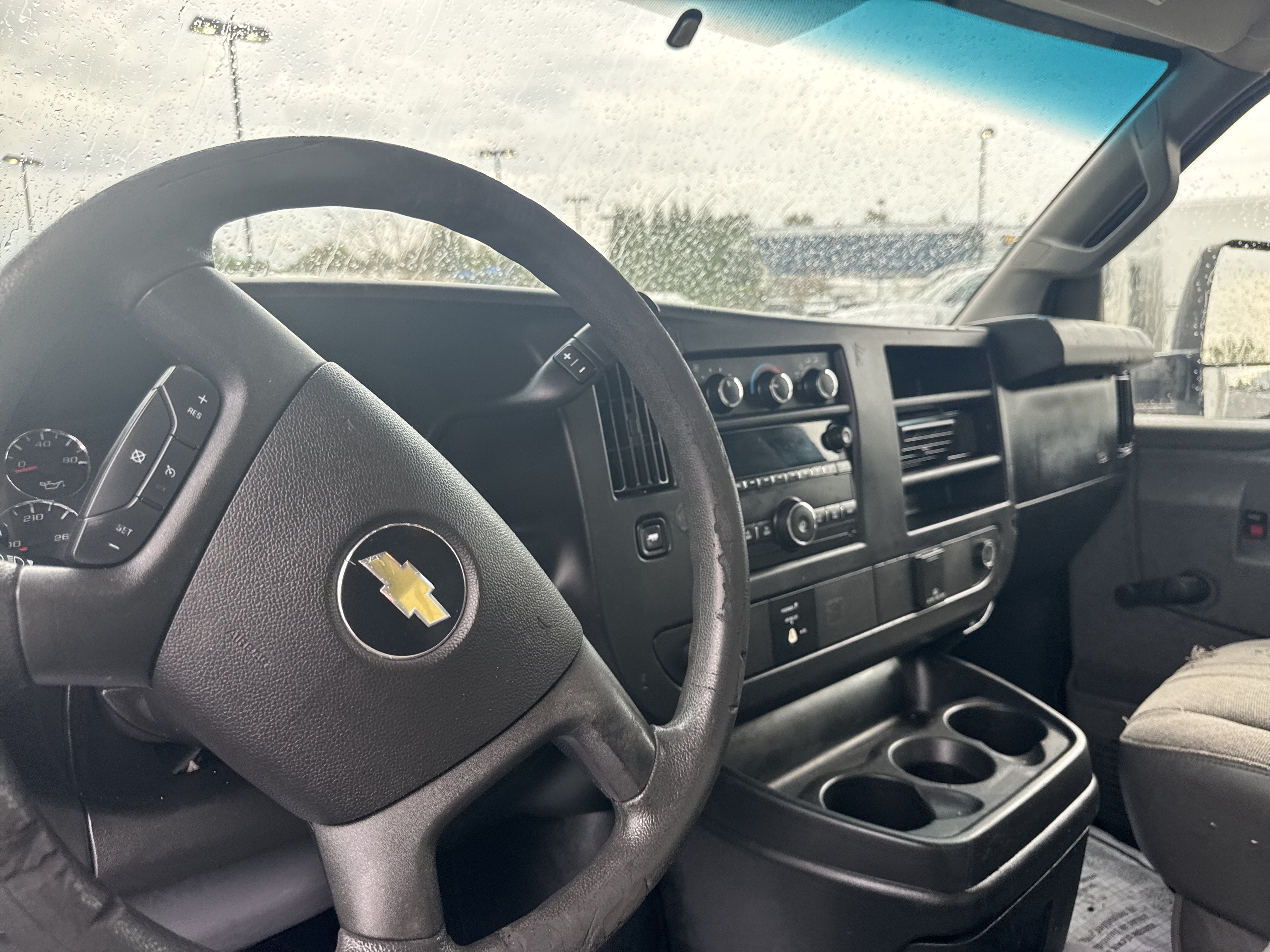 Used 2017 Chevrolet Express 3500 Extended RWD image 13