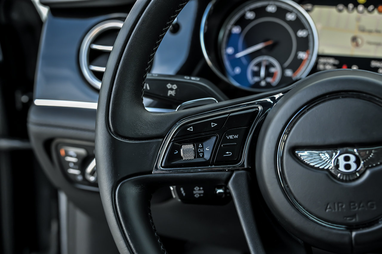 Used 2020 Bentley Bentayga AWD/4WD image 31