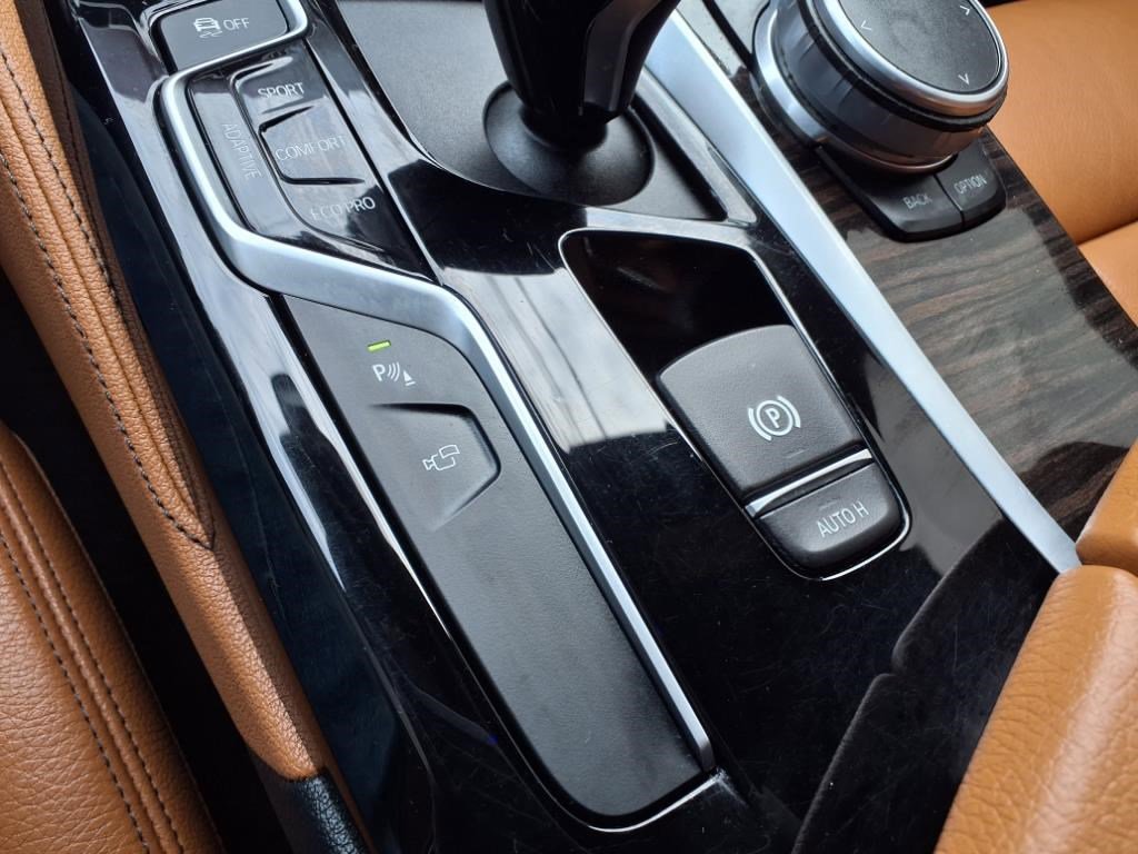 Used 2019 BMW M550i xDrive image 15