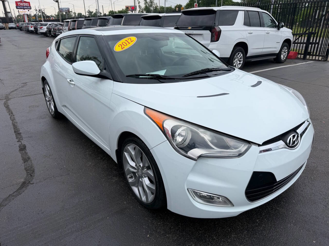 Used 2012 Hyundai Veloster w/ Style Pkg FWD image 3