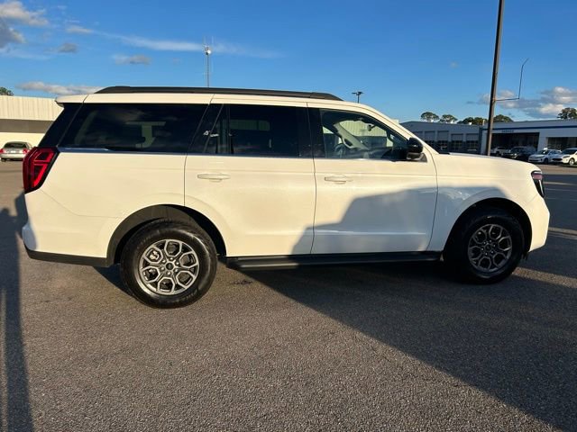 Certified 2025 Ford Expedition Active RWD image 9