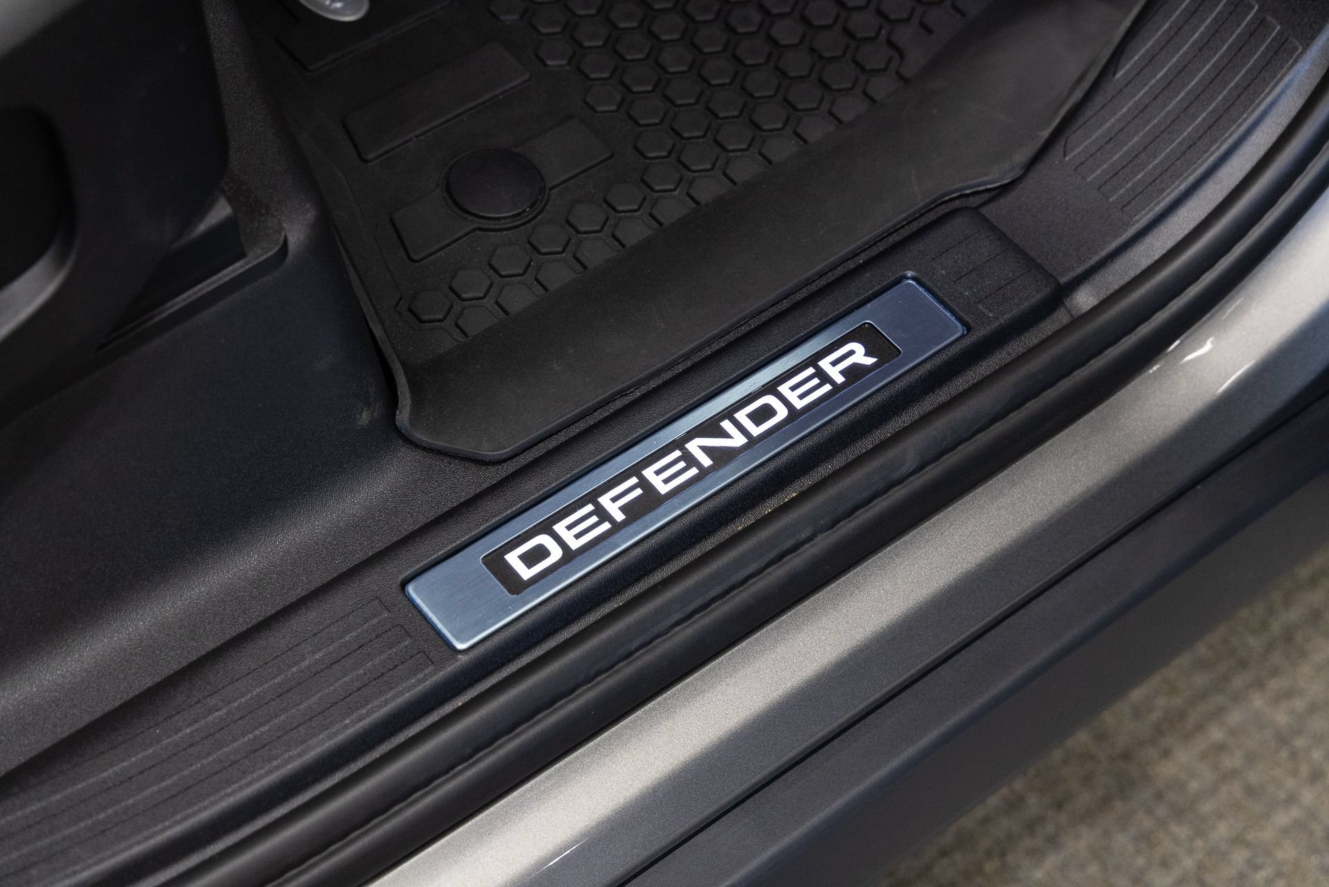 Used 2025 Land Rover Defender 110 X AWD/4WD image 21