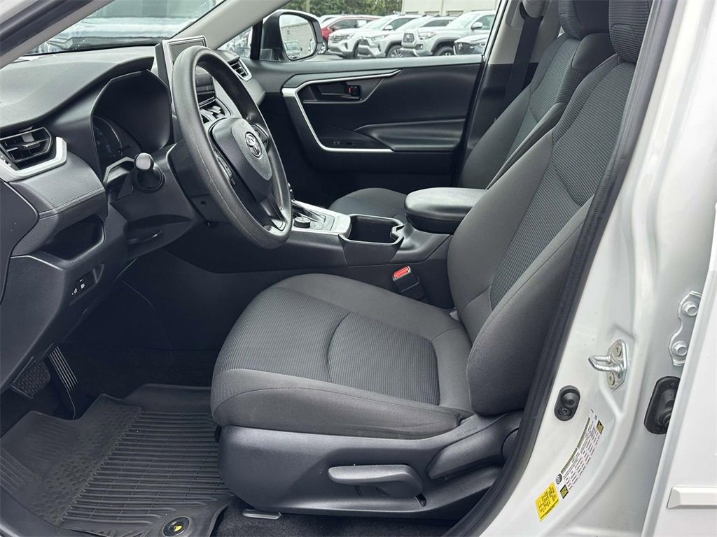 Used 2024 Toyota RAV4 LE image 4