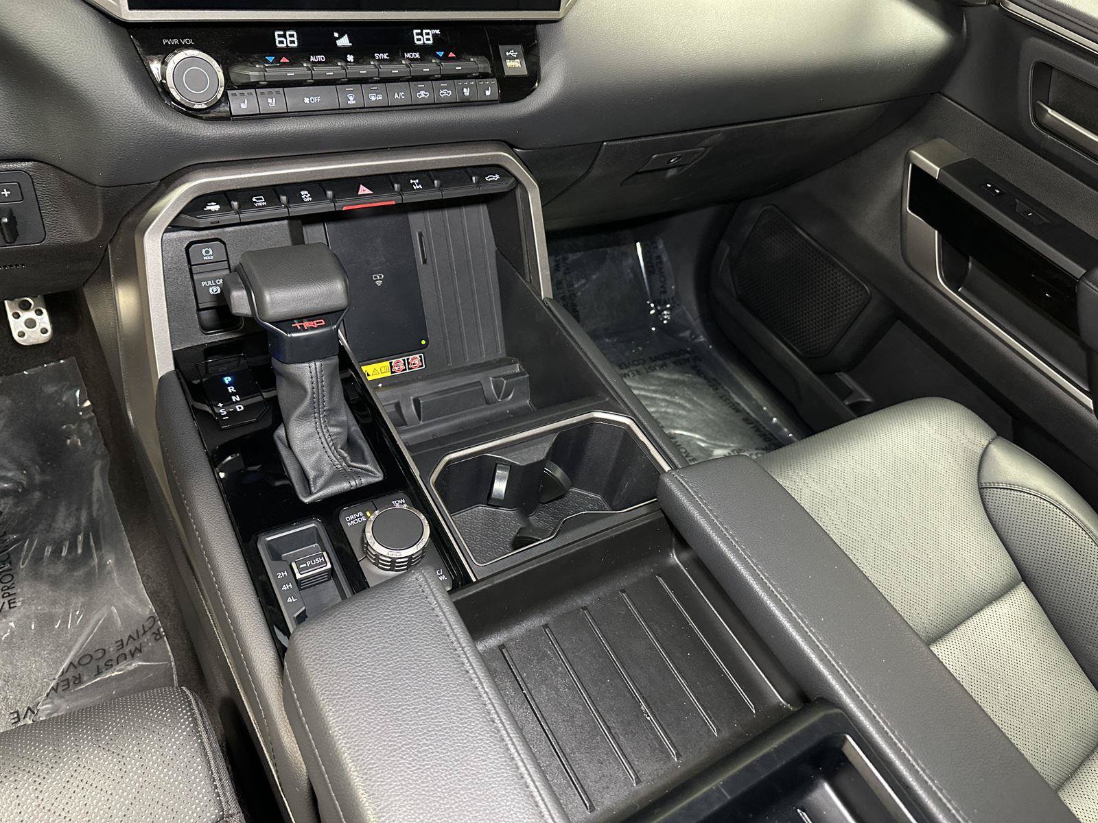 Used 2025 Toyota Tundra Limited w/ TRD Off-Road Package AWD/4WD image 28