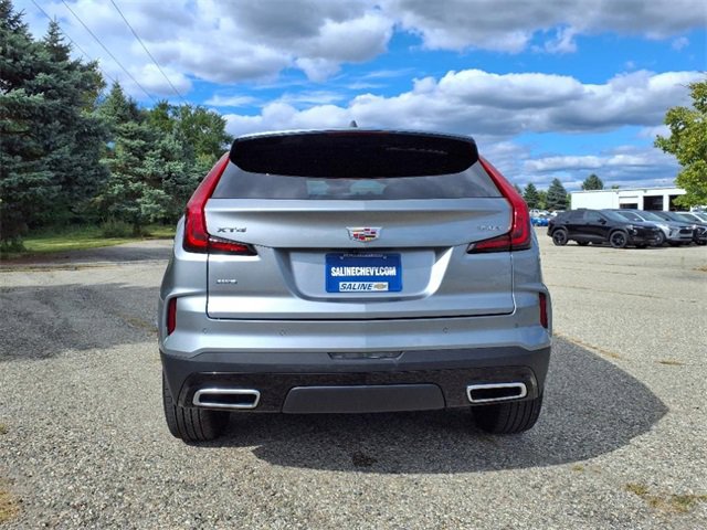 Used 2025 Cadillac XT4 Premium Luxury image 6