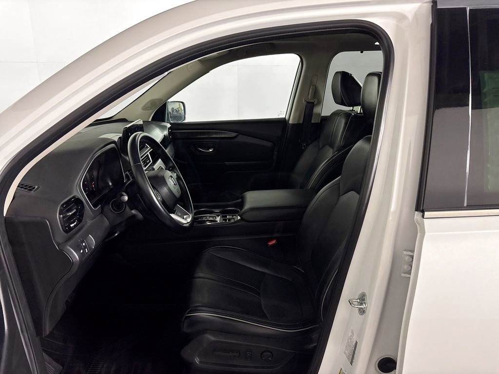 Used 2023 Honda Pilot Elite image 11