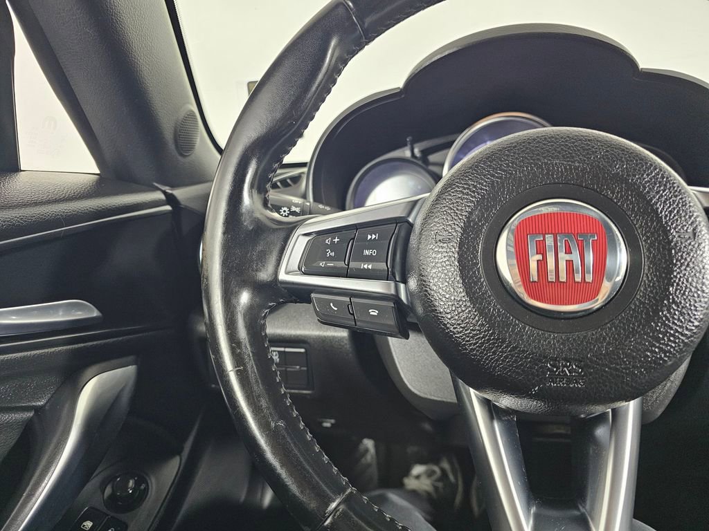 Used 2017 FIAT 124 Spider Classica image 31