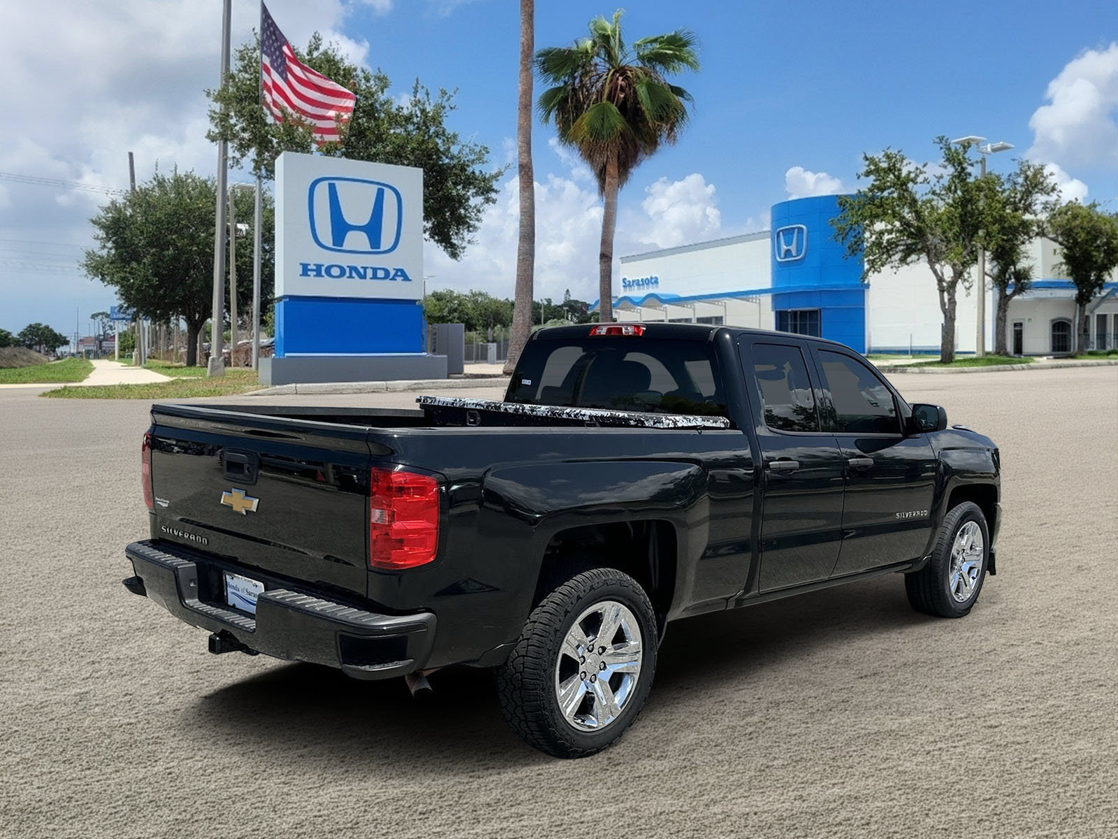 Used 2018 Chevrolet Silverado 1500 Custom w/ Custom Value Package RWD image 5