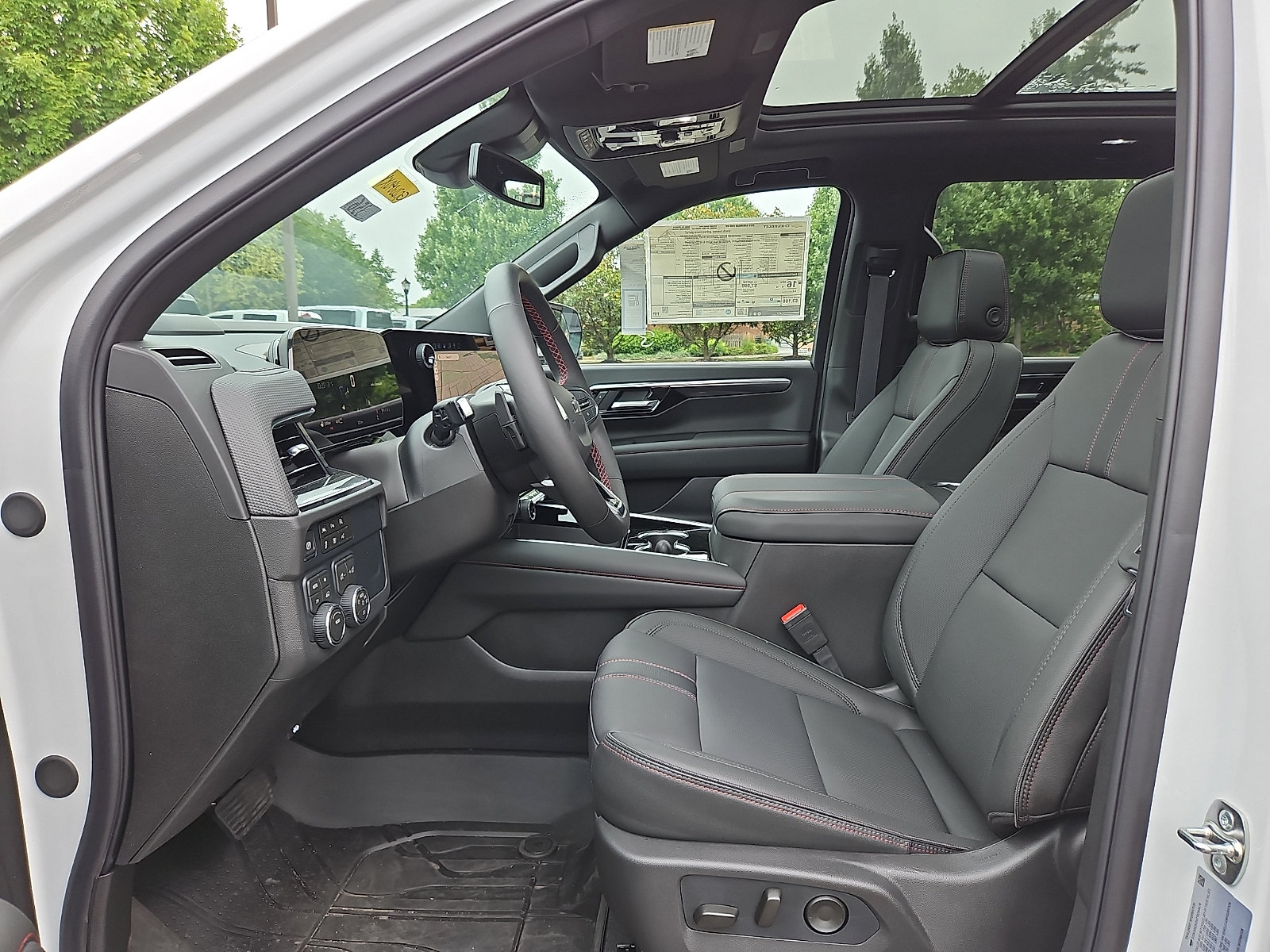 New 2026 Chevrolet Suburban RST w/ Comfort Package AWD/4WD image 5