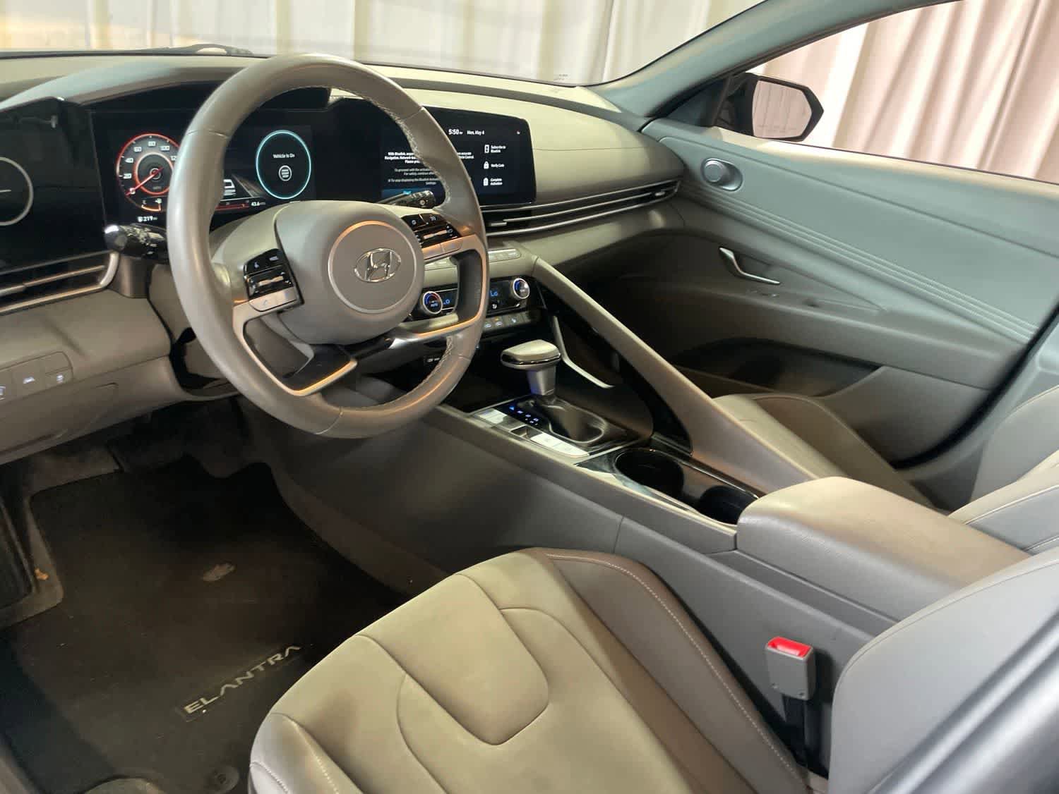 Used 2023 Hyundai Elantra SEL w/ Convenience Package FWD image 19