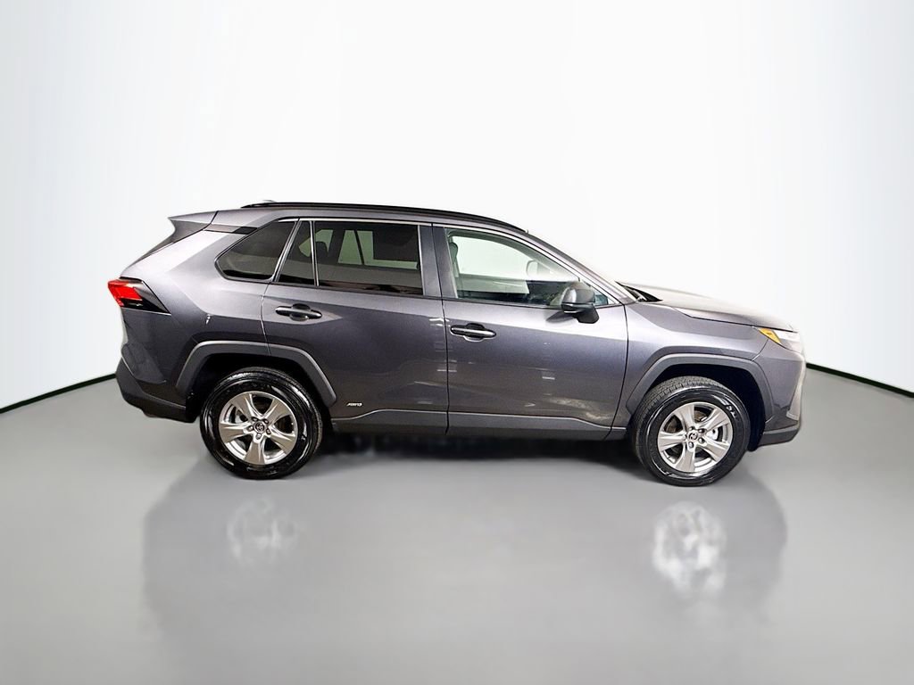 Used 2024 Toyota RAV4 LE AWD/4WD image 8
