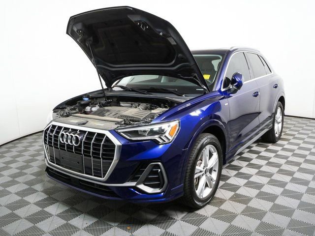 Used 2023 Audi Q3 2.0T Premium w/ Convenience Package AWD/4WD image 32