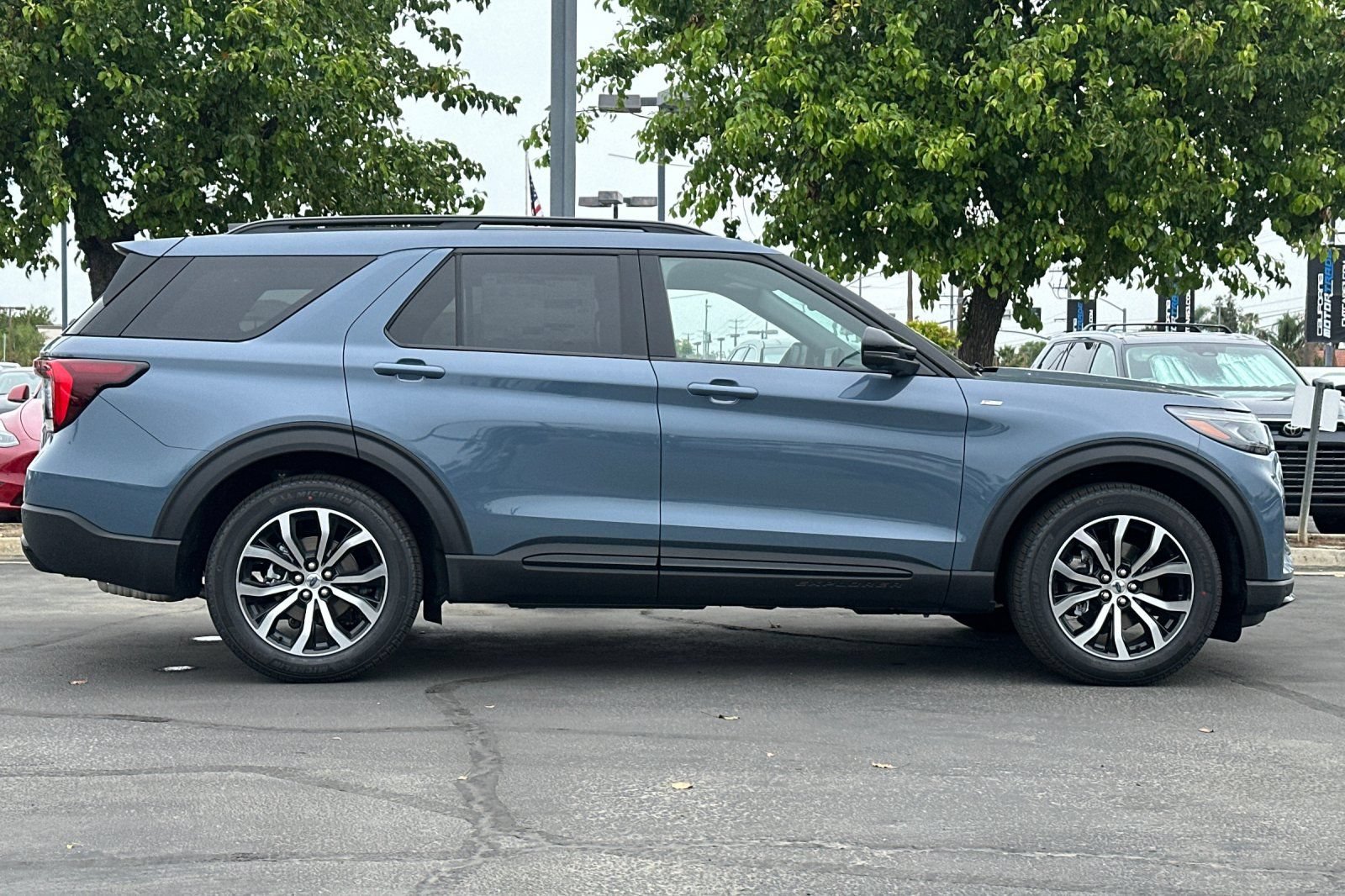 New 2026 Ford Explorer ST-Line w/ Premium Package RWD image 3