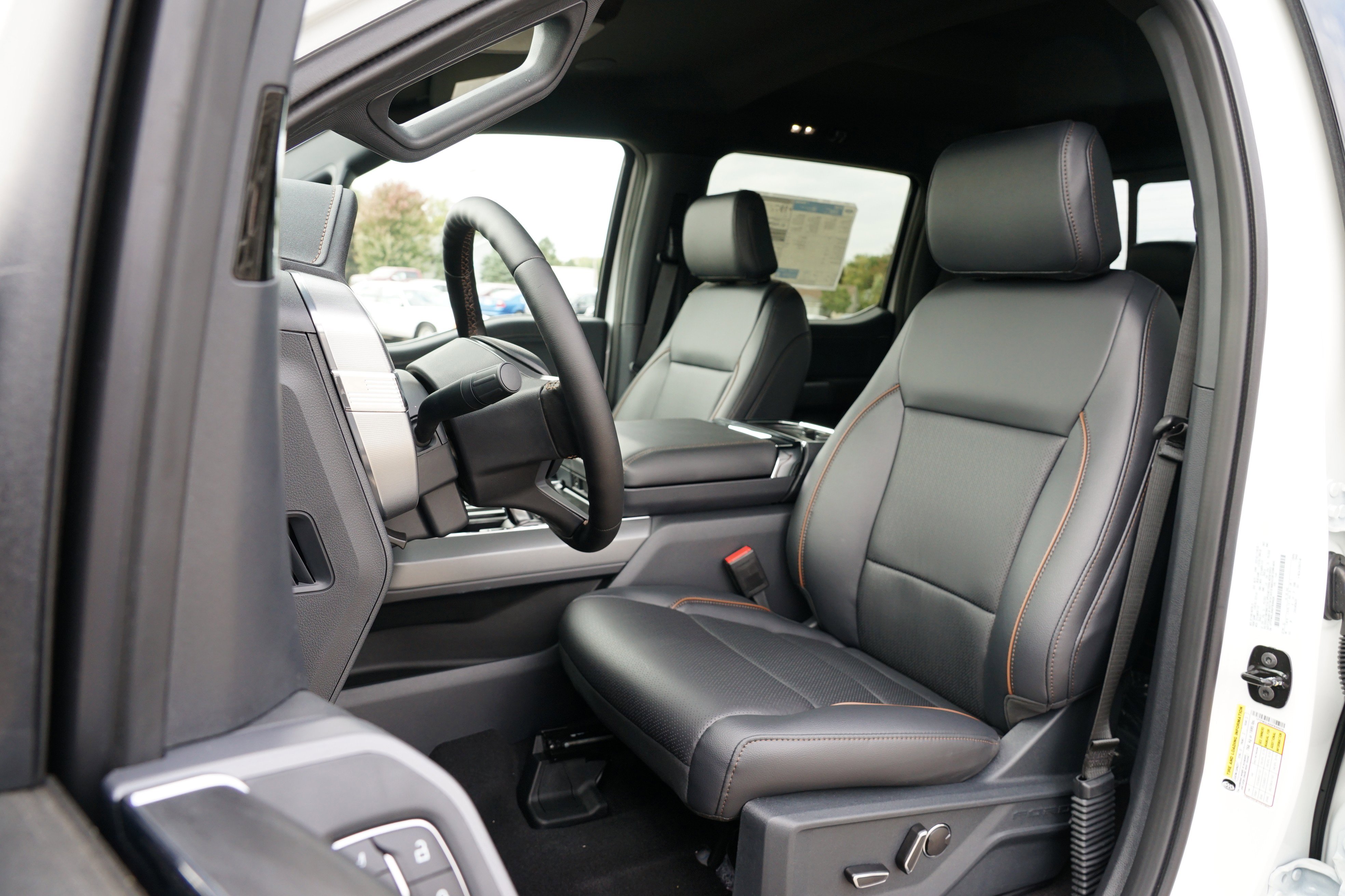 New 2025 Ford F150 Lariat w/ Equipment Group 502A High image 14