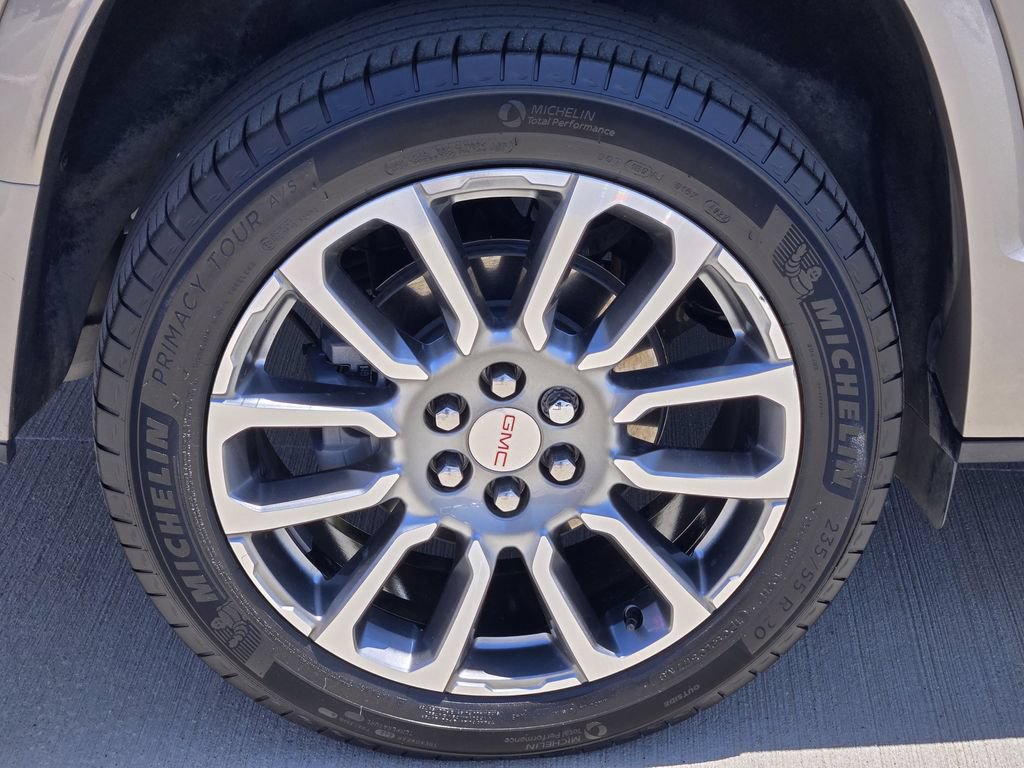 Used 2023 GMC Acadia Denali w/ Denali Technology Package FWD image 10