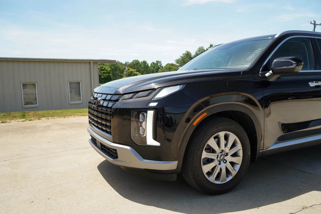 Used 2023 Hyundai Palisade SEL w/ Winter Package AWD/4WD image 17