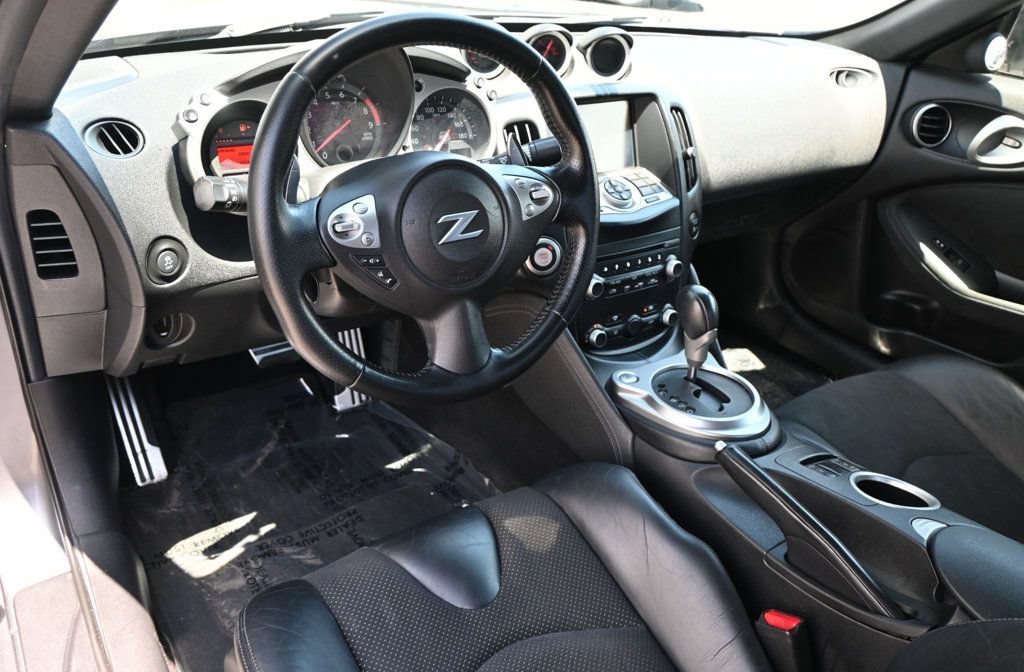 Used 2014 Nissan 370Z Touring w/ Sport Package RWD image 11