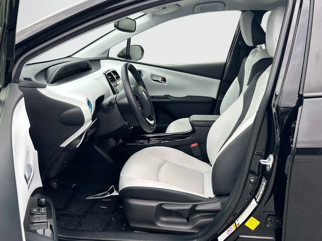 Used 2022 Toyota Prius XLE w/ Advanced Technology Package image 15
