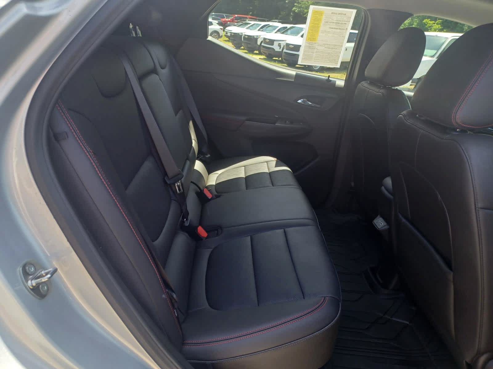 Used 2023 Chevrolet Bolt EUV Premier w/ Sun & Sound Package FWD image 22