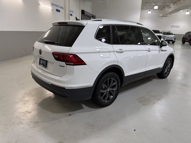 Certified 2024 Volkswagen Tiguan SE AWD/4WD image 9
