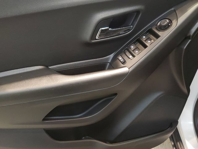 Used 2021 Chevrolet Trax LT w/ Sport Edition AWD/4WD image 12