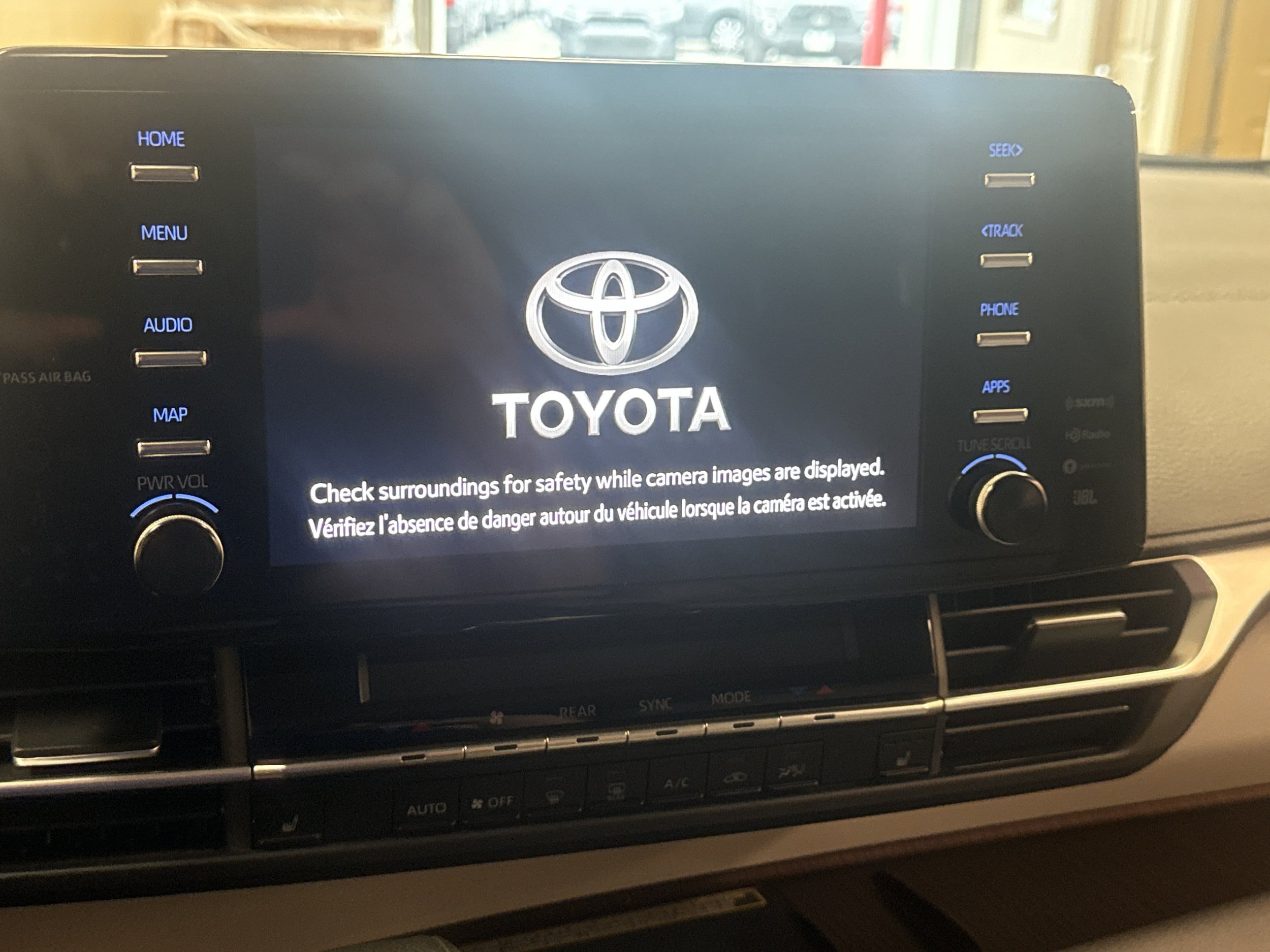 Used 2024 Toyota Sienna XLE w/ XLE Plus Package AWD/4WD image 16