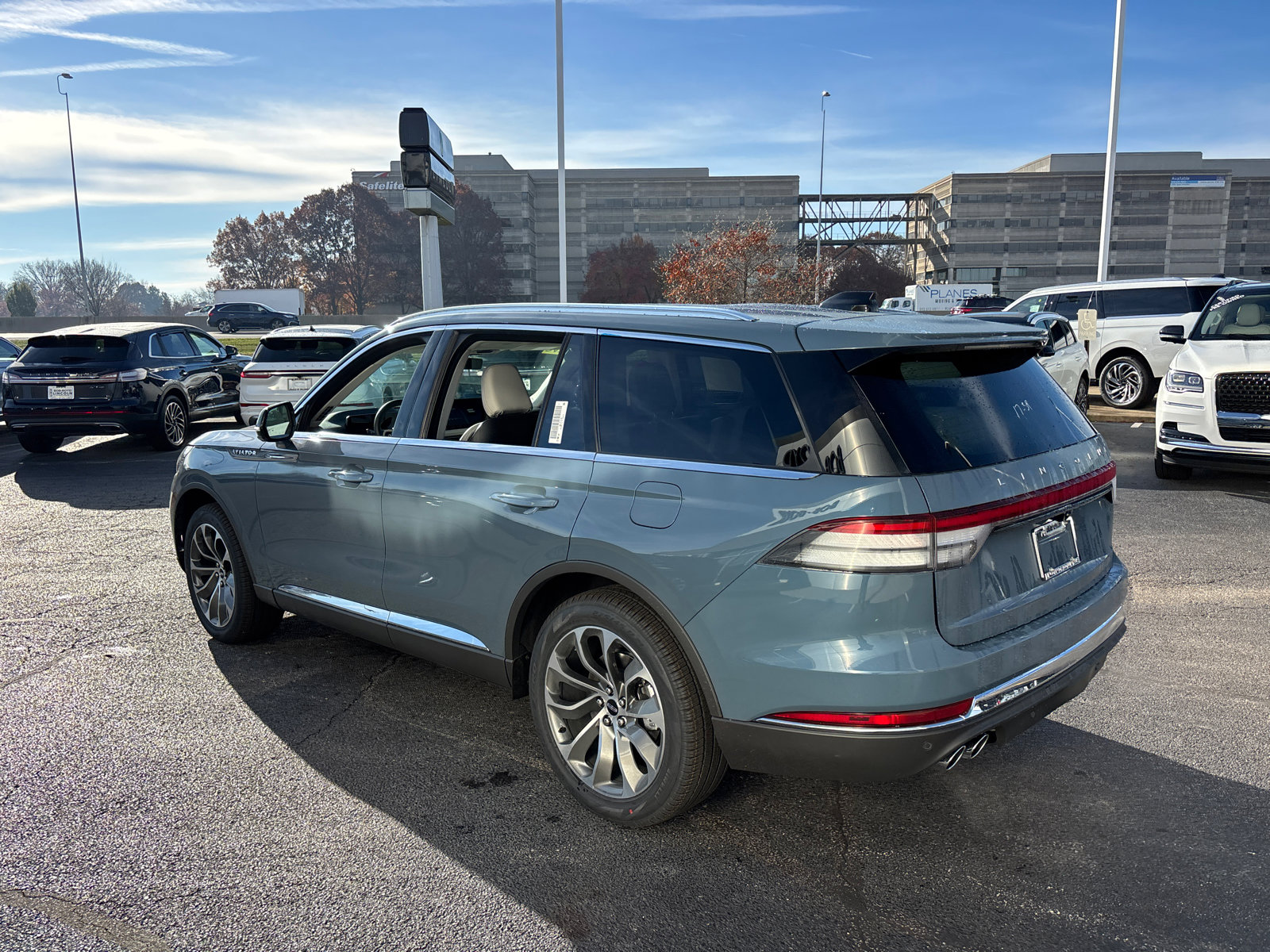 New 2026 Lincoln Aviator AWD image 5