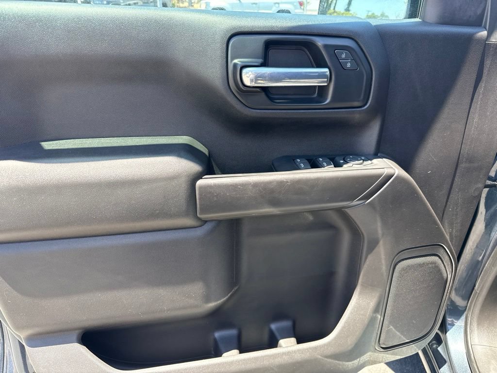 Used 2020 Chevrolet Silverado 1500 Custom w/ Custom Value Package RWD image 13