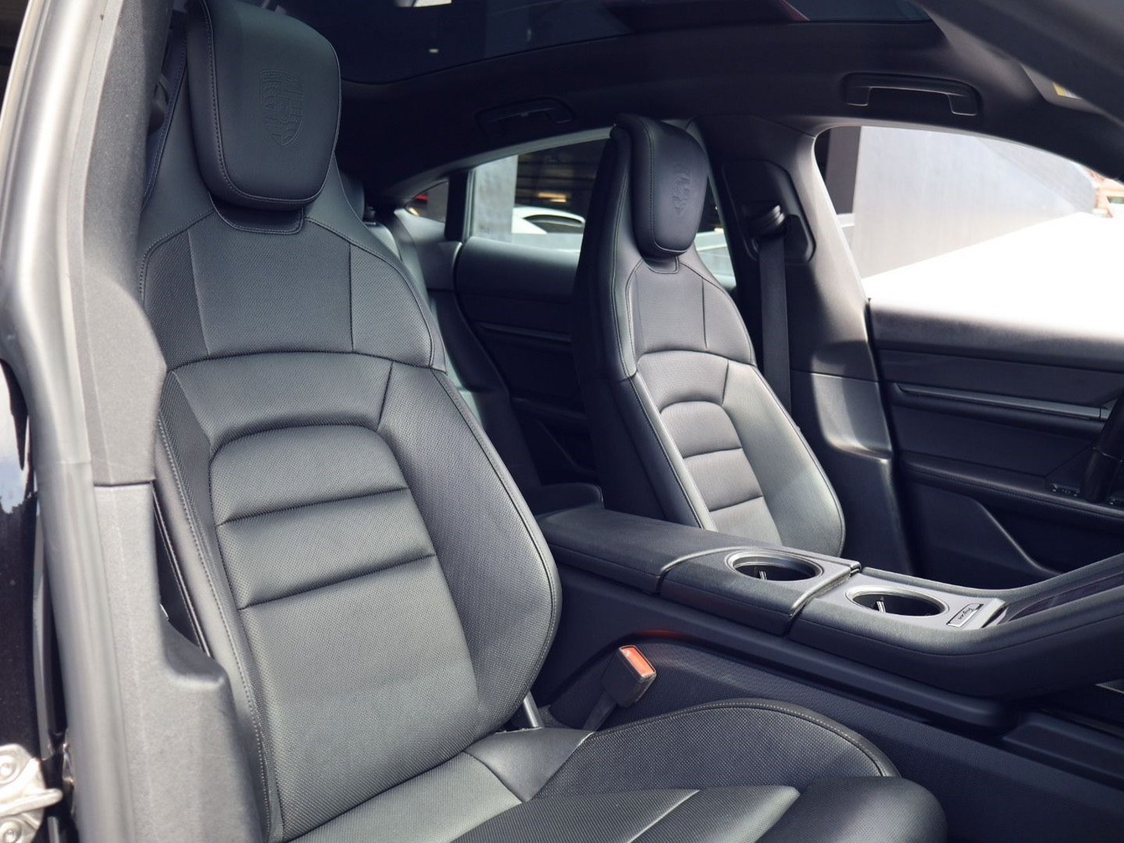 Certified 2025 Porsche Taycan w/ Premium Package RWD image 23