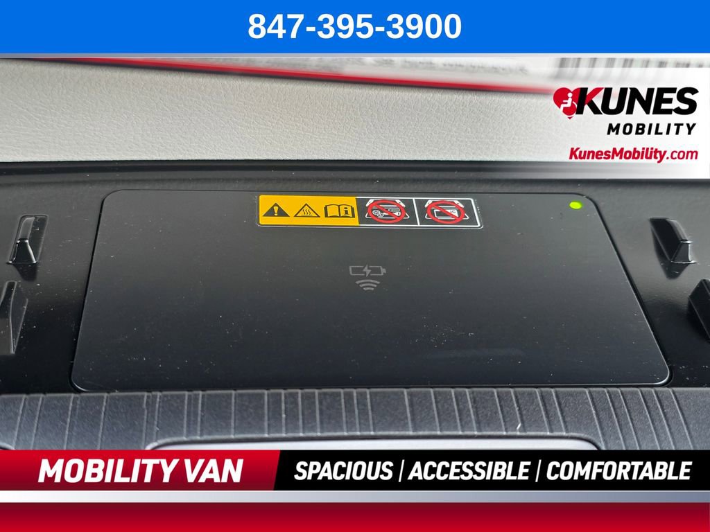 Used 2026 Toyota Sienna LE FWD image 59