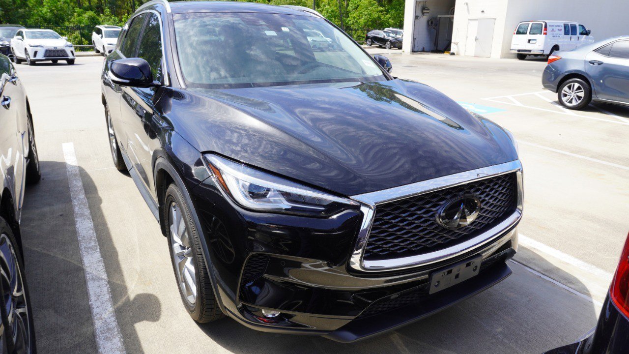 Used 2021 INFINITI QX50 Essential w/ Convenience Package image 2