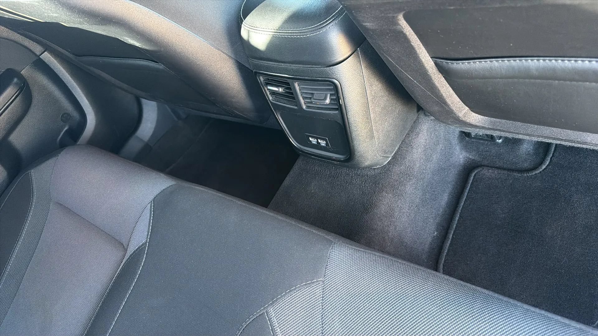 Used 2019 Dodge Charger SXT w/ Blacktop Package RWD image 59