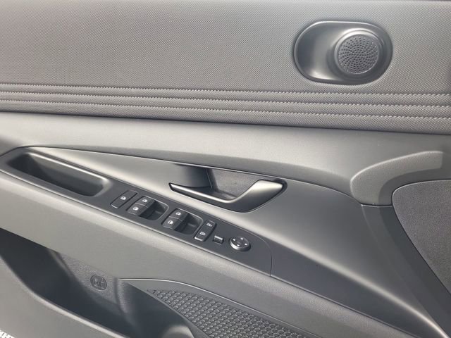 Certified 2025 Hyundai Elantra SEL image 14