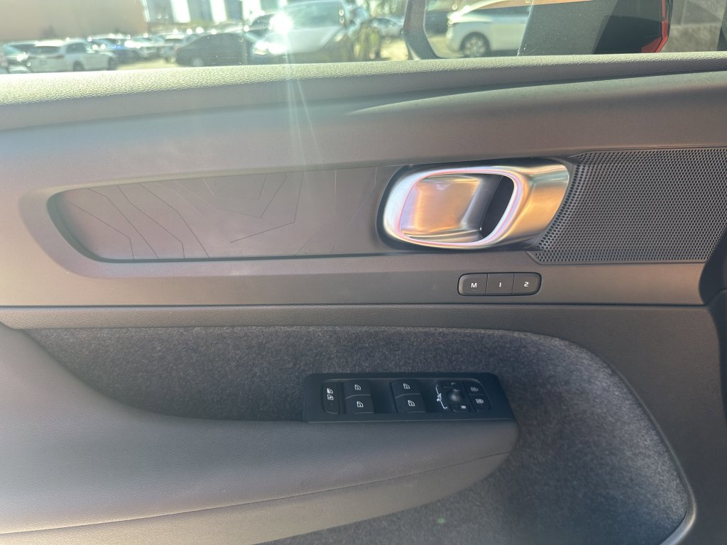 Used 2023 Volvo C40 P8 Recharge Plus image 30