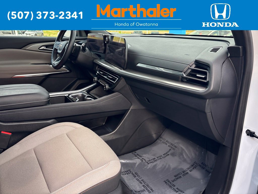 Used 2026 Chevrolet Traverse LT w/ Driver Confidence Package AWD/4WD image 22