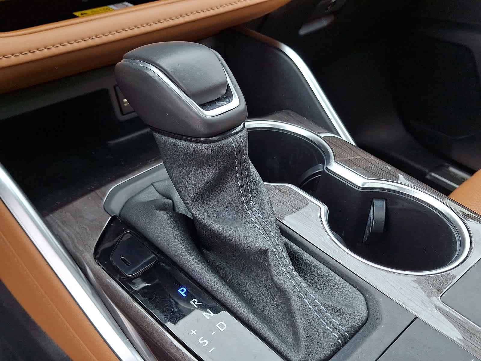 Used 2024 Toyota Highlander Platinum image 17