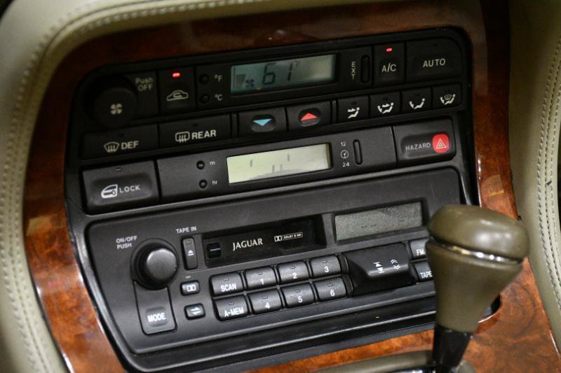 Used 1997 Jaguar XJ6 RWD image 42