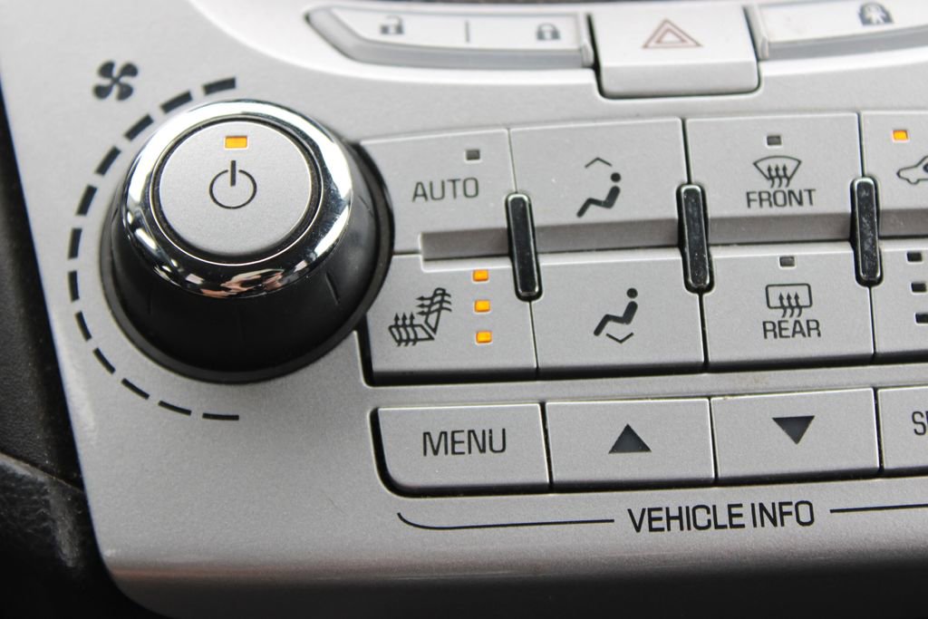 Used 2014 Chevrolet Equinox LTZ FWD image 27