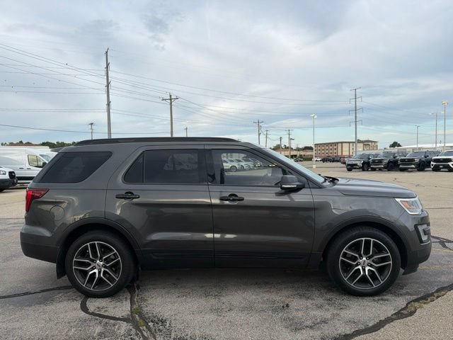 Used 2017 Ford Explorer Sport w/ Equipment Group 401A AWD/4WD image 4