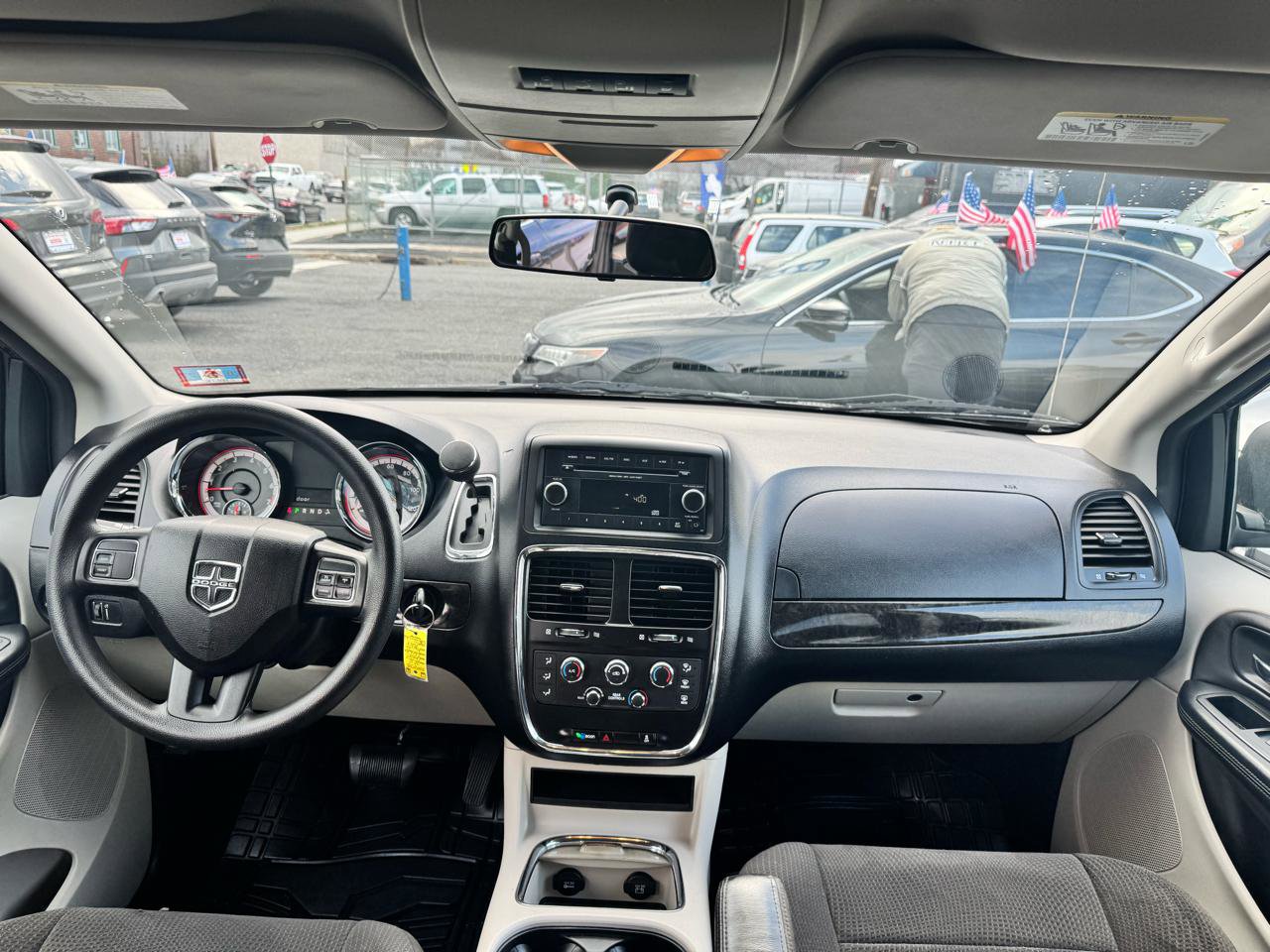 Used 2012 Dodge Grand Caravan SXT image 29