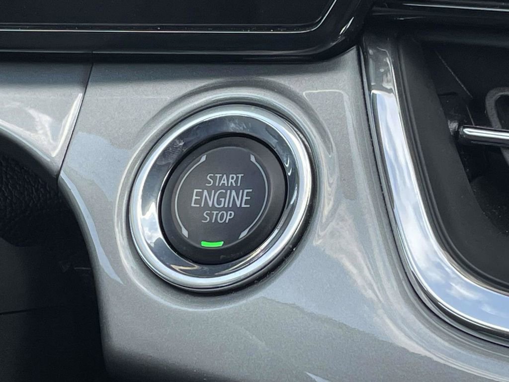 Used 2025 Chevrolet Trax LT image 17