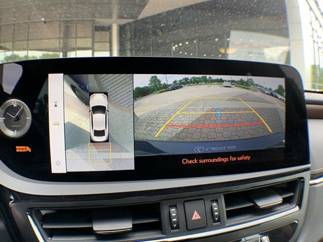 Certified 2025 Lexus ES 300h Ultra Luxury w/ Accessory Package (Z2) FWD image 17