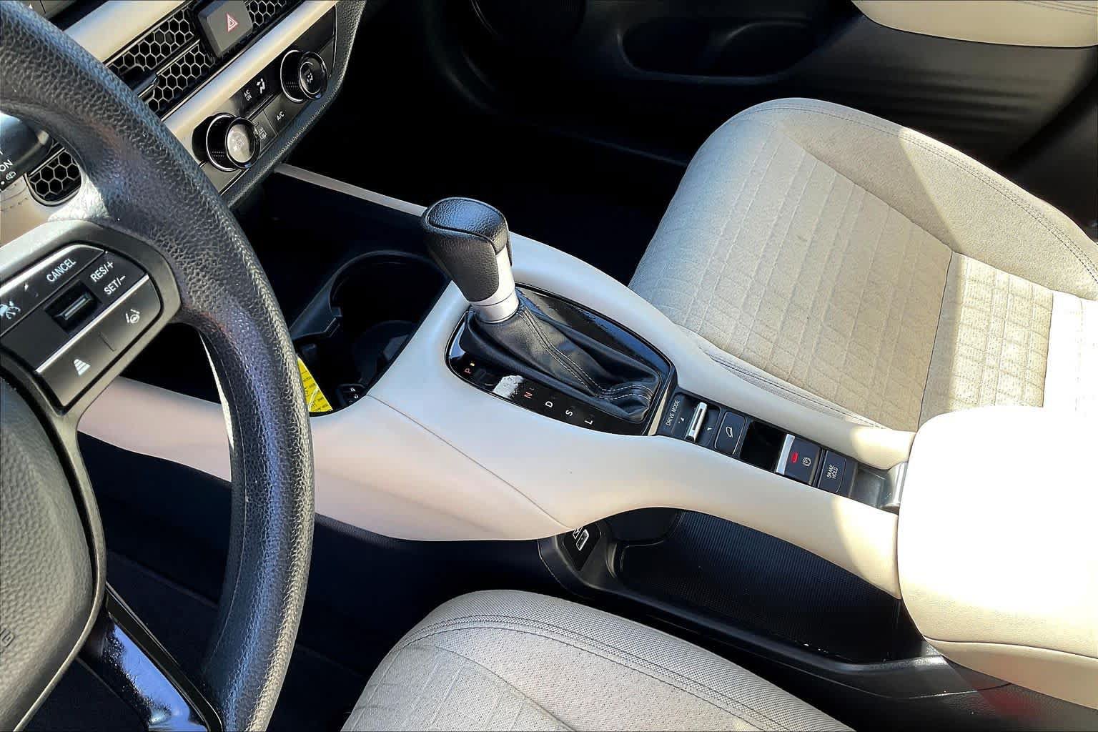 Used 2023 Honda HR-V LX image 16