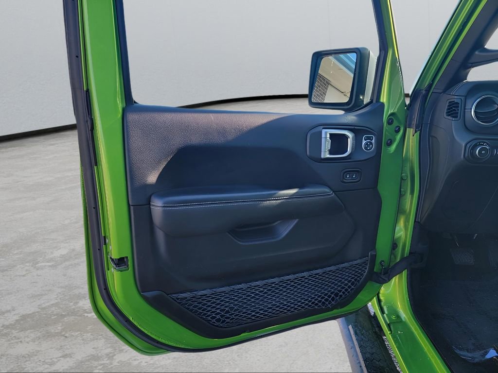 Used 2019 Jeep Wrangler Unlimited Sahara image 9