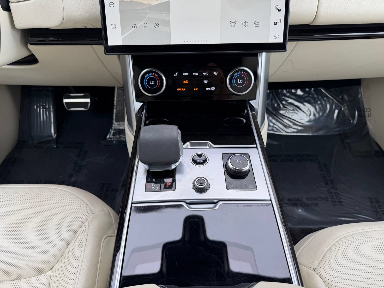 Used 2023 Land Rover Range Rover Long Wheelbase Autobiography AWD/4WD image 16