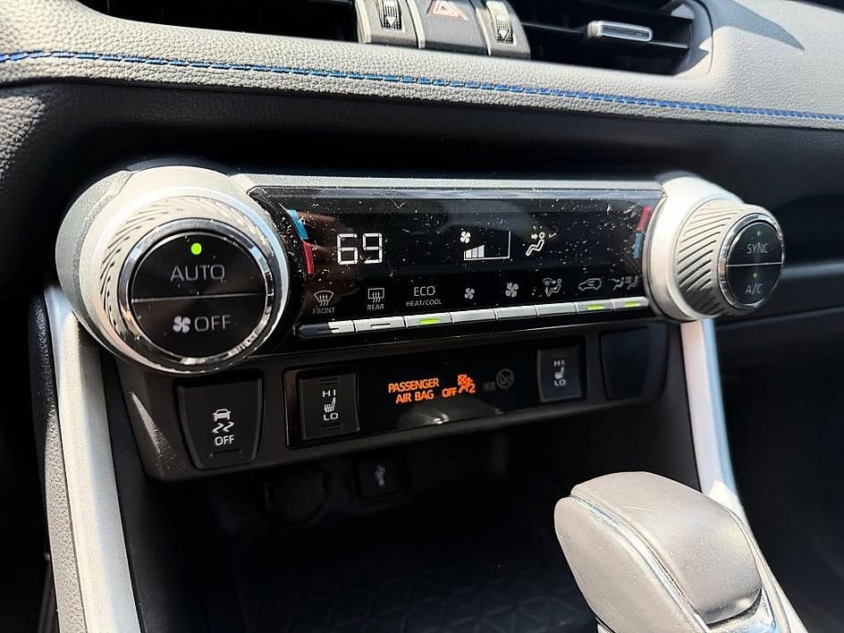 Used 2021 Toyota RAV4 XSE AWD/4WD image 12