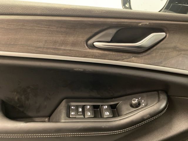 Used 2026 Jeep Grand Cherokee Laredo AWD/4WD image 19