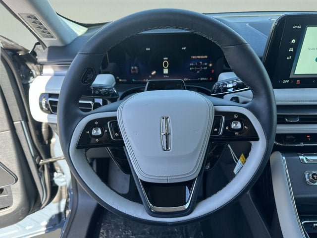 New 2026 Lincoln Aviator AWD image 13
